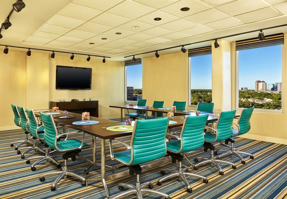 Aloft Houston By The Galleria Экстерьер фото