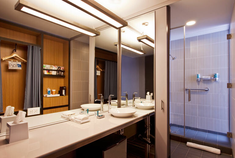 Aloft Houston By The Galleria Экстерьер фото